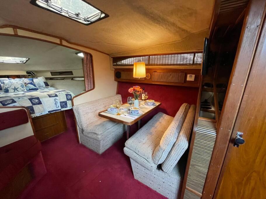 Private Yacht On Catskill Creek Exterior foto