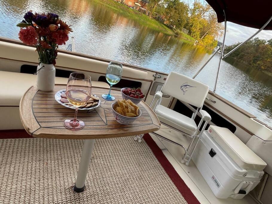 Private Yacht On Catskill Creek Exterior foto